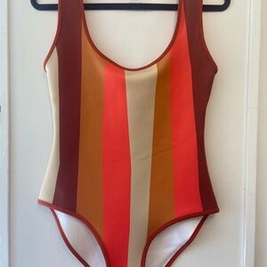 Retro surf suit from Seea!